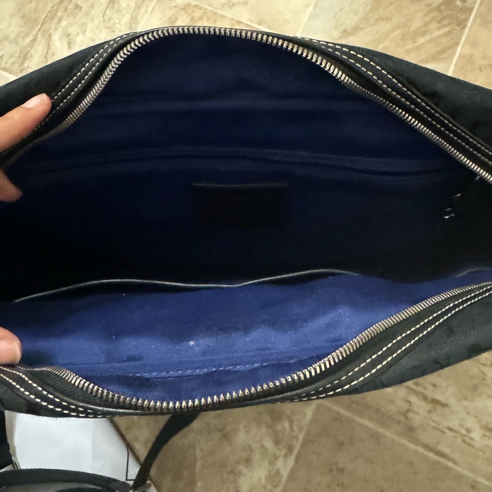 Selling coach black Hudson computer laptop. It’s in great condition. Barley used - Picture 3 of 5